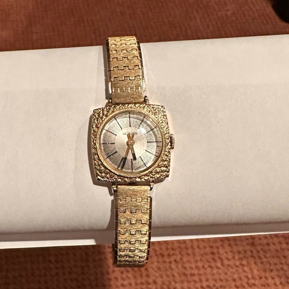 Vintage LeCoultre 10k gold watch